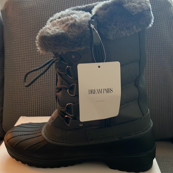 Dream Pairs Snow Boots - Picture 3 of 3